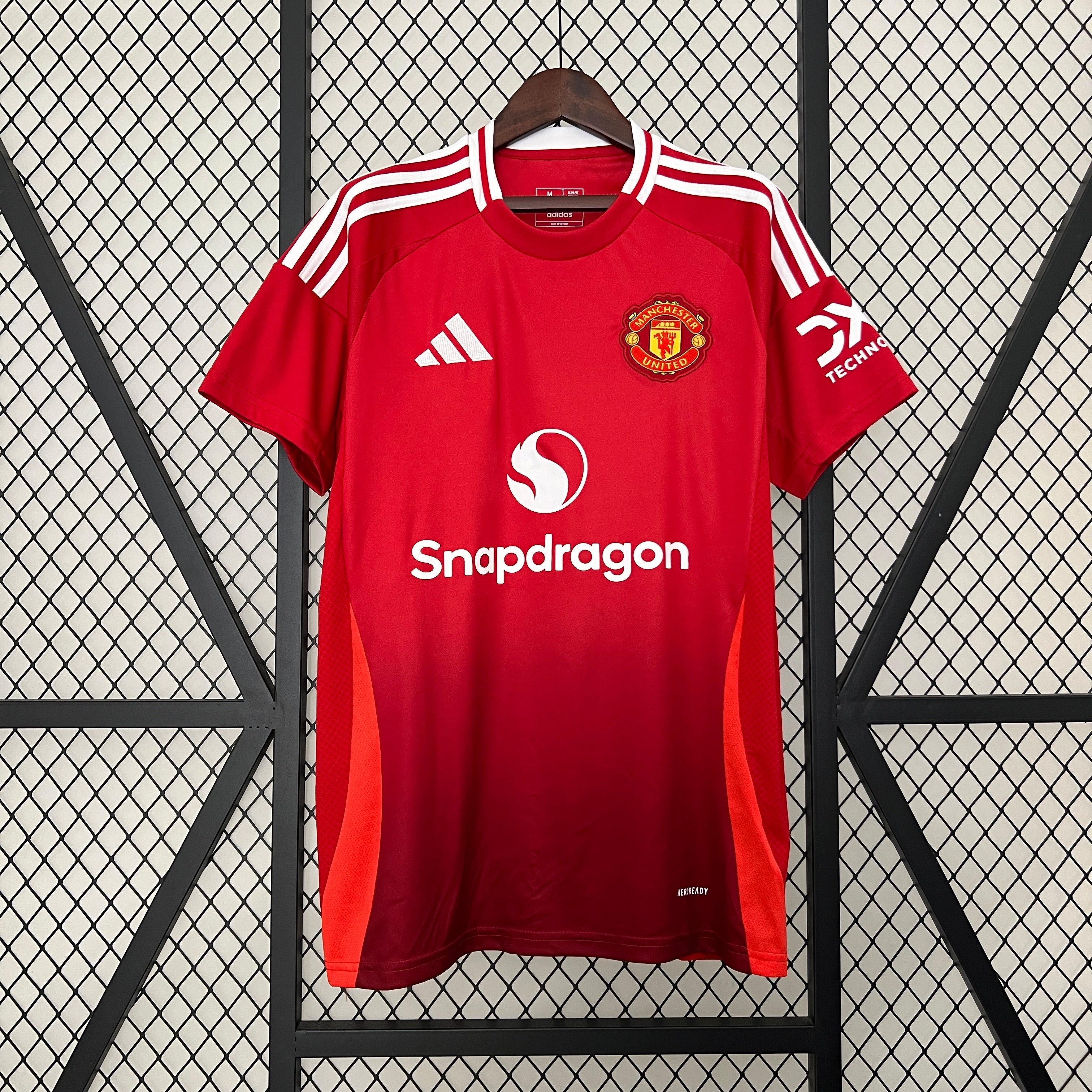 24-25 Manchester united home soccer jersey