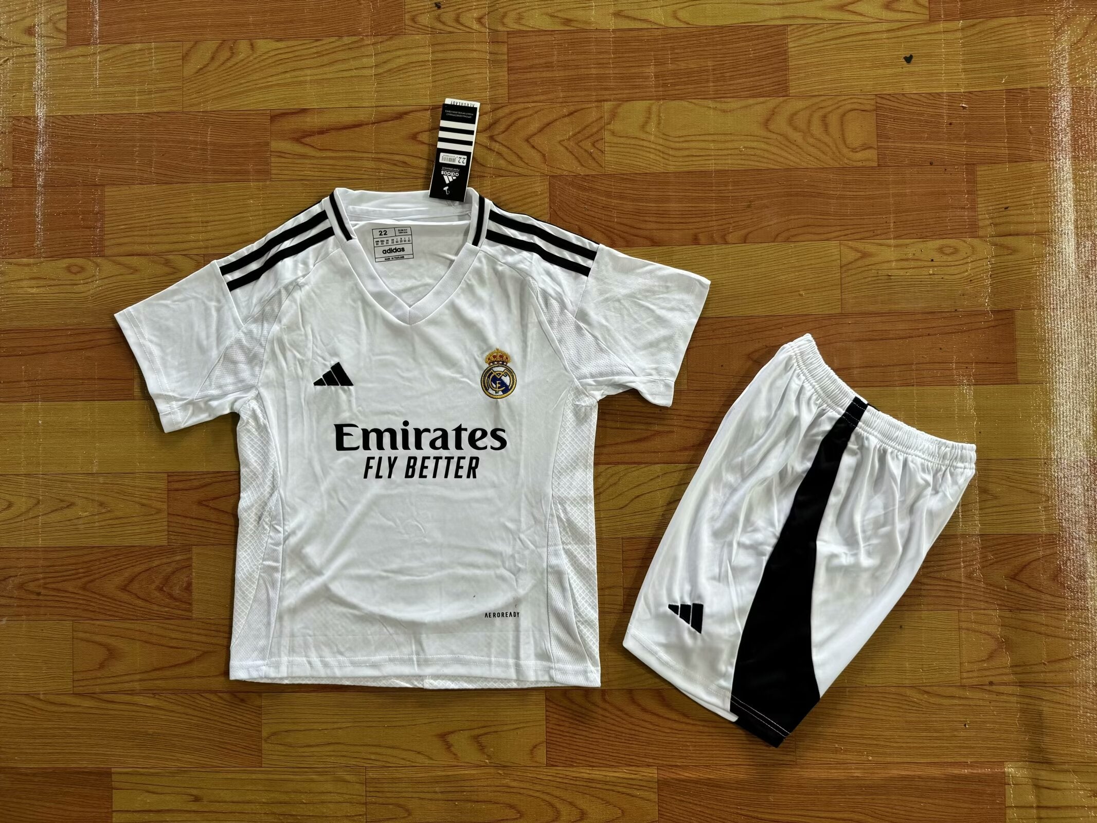 24-25 Real Madrid home kids kit