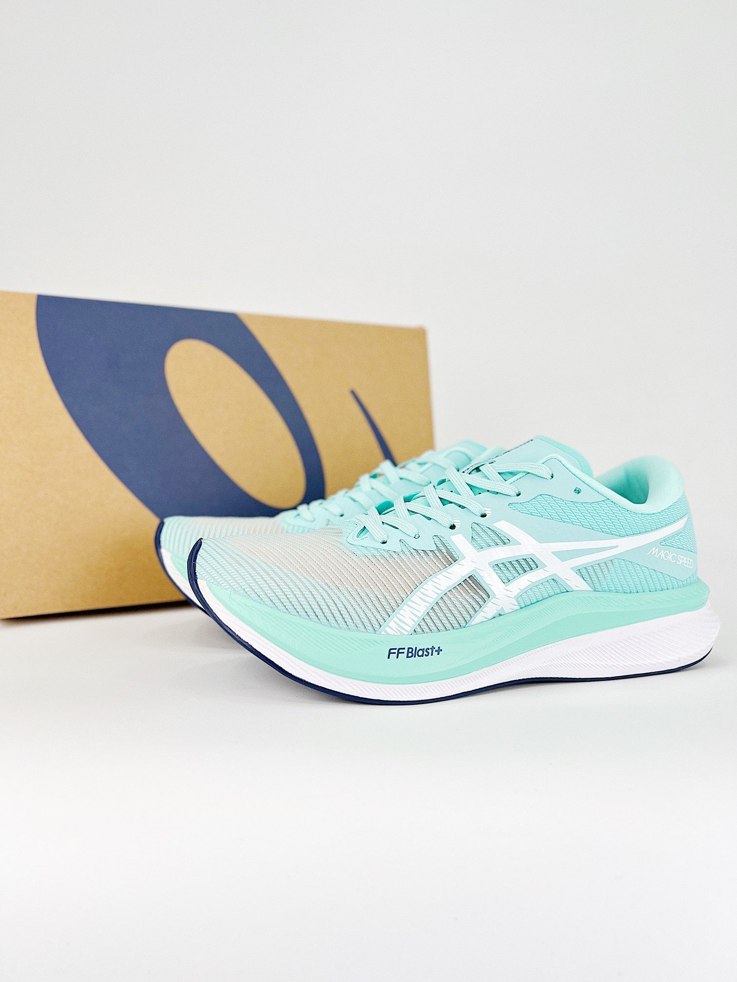 Asics Magic Speed 3