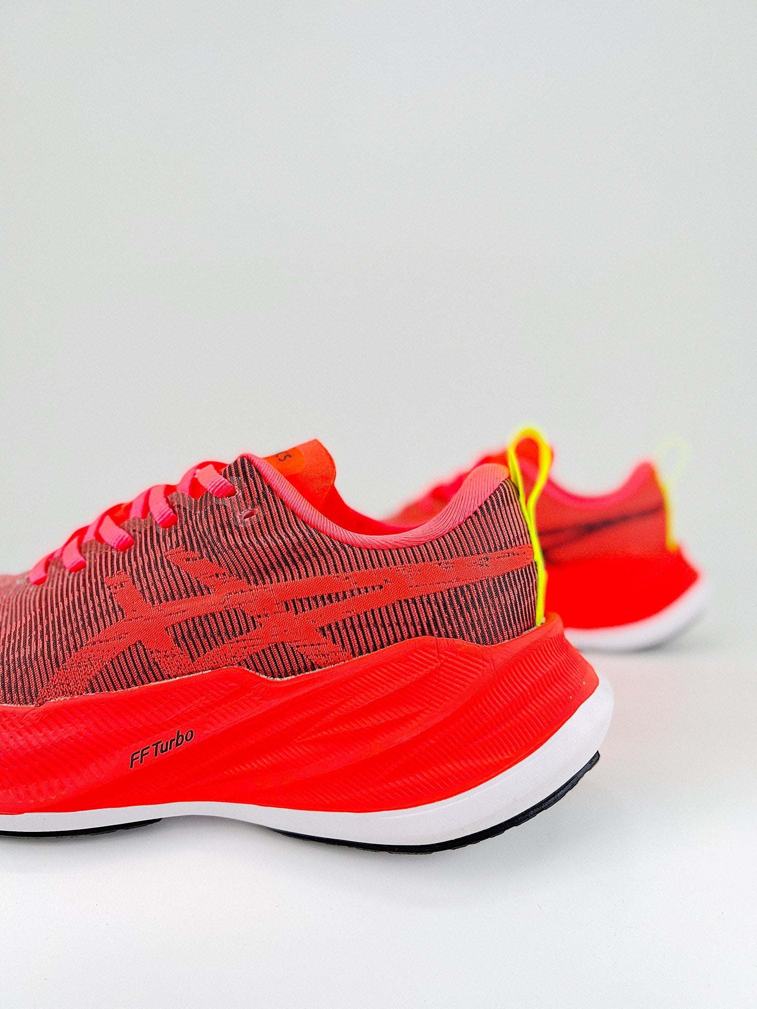 Asics Superblast red