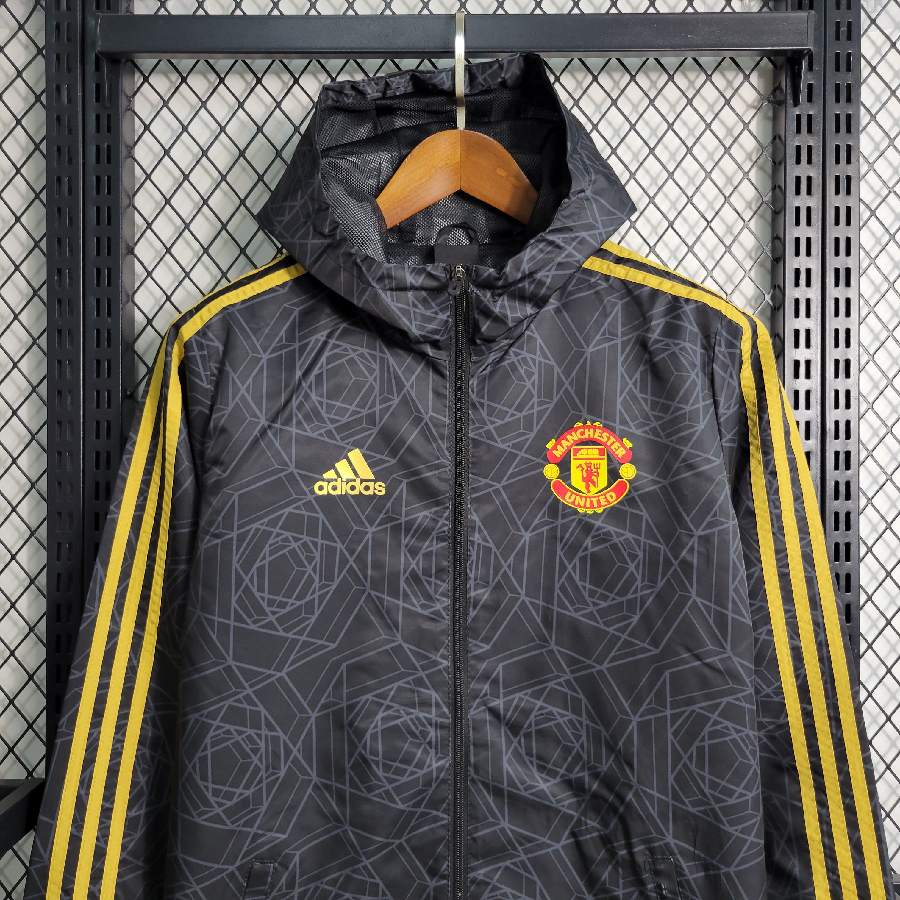 MANCHESTER UNITED BLACK WIND BREAKER