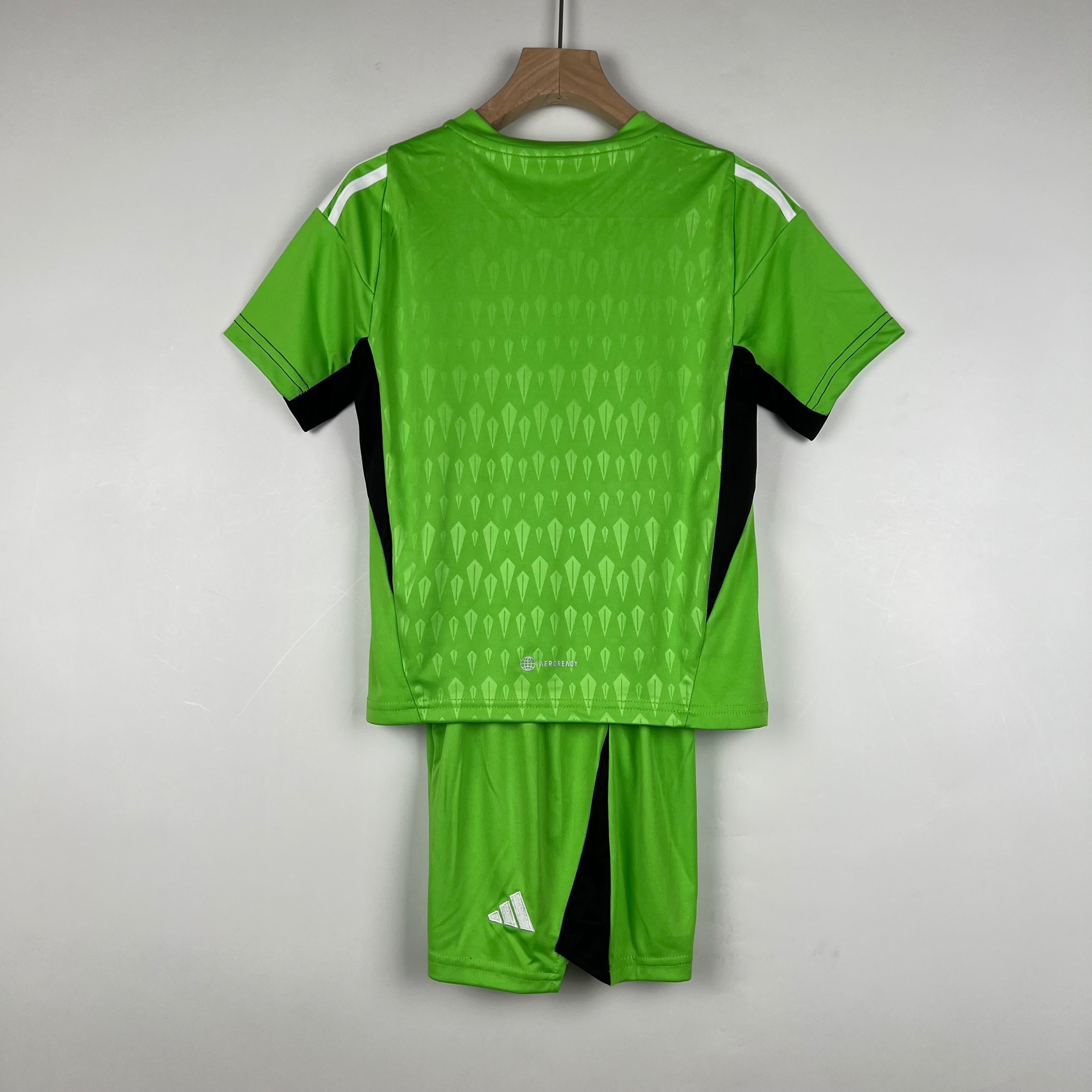Real Madrid Green Goalkeeper kid kit size