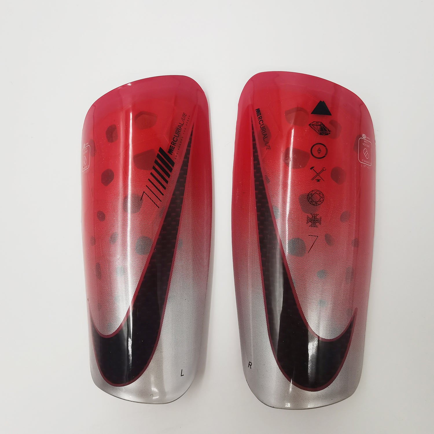 NIKE RED SHIN GUARD