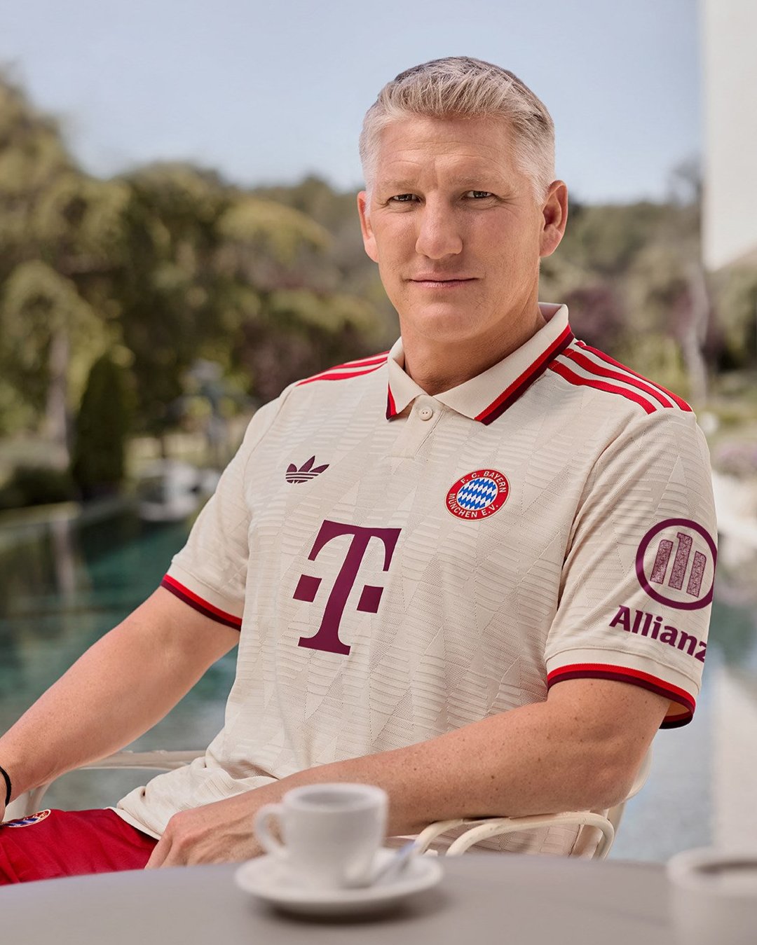 24 25 BAYERN 3RD AWAY JERSEY