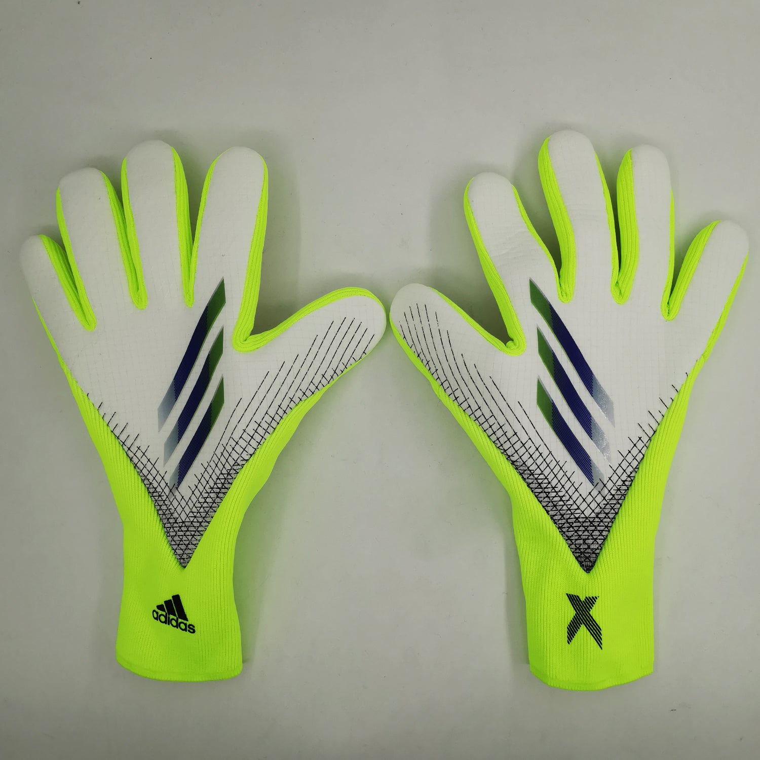 ADIDAS X GREEN GLOVES