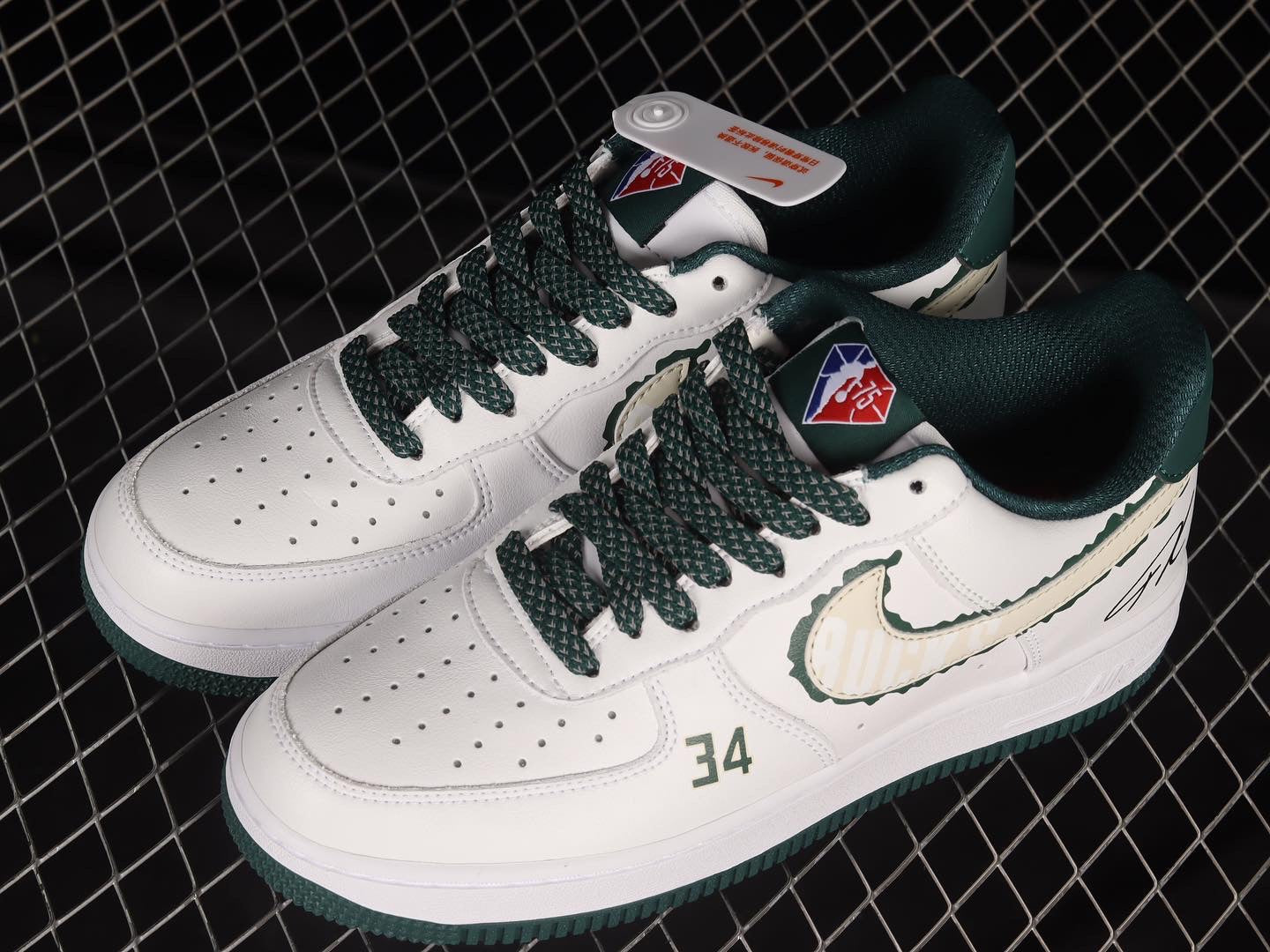 . Nk Air Force 1'07 Low  Bucks nba edition 3️⃣4️⃣ . 36—45