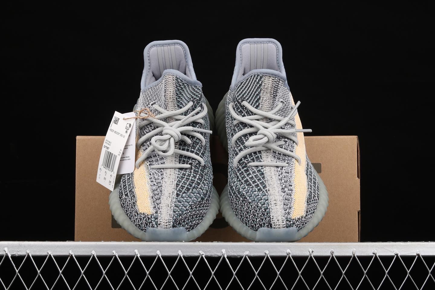 . Ad Yeezy 350 Boost V2“Ash Blue”GY765