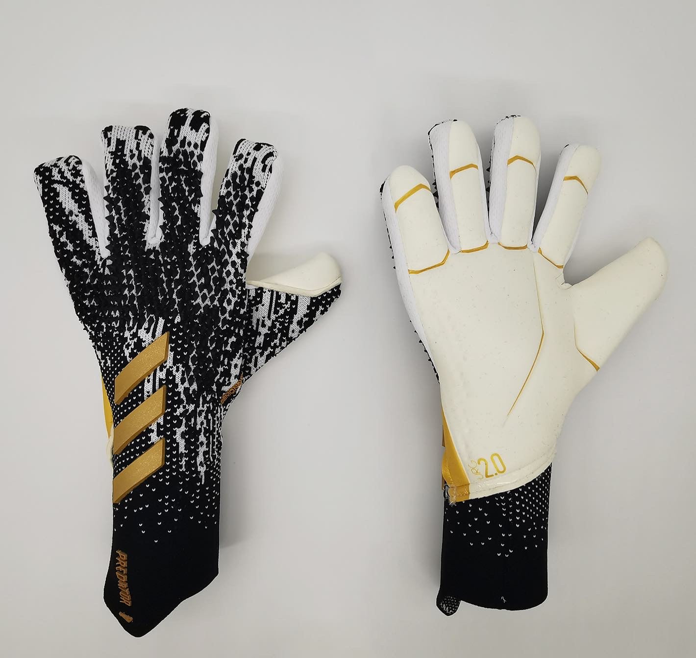 Adidas predator gloves black and white