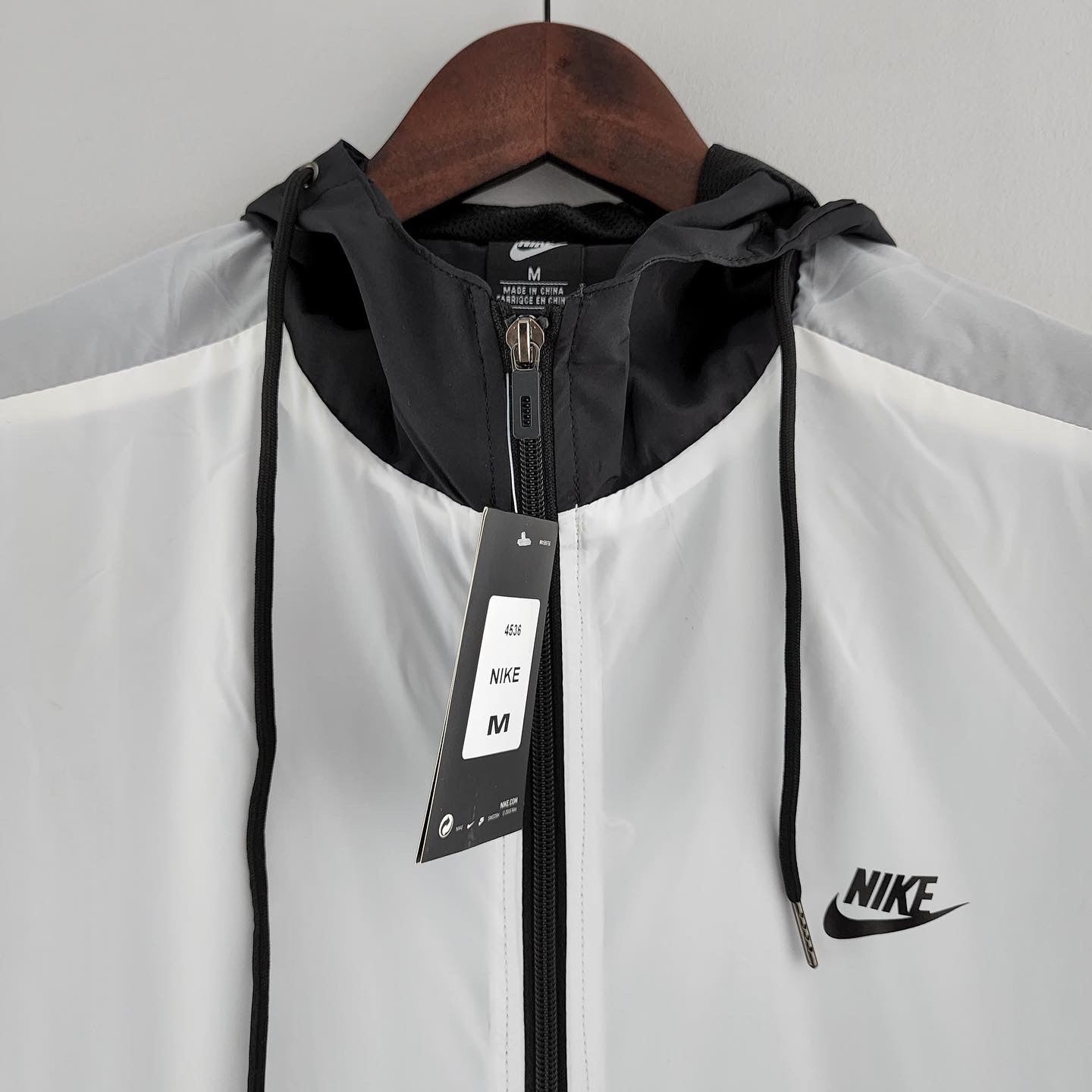 Windbreaker white and black