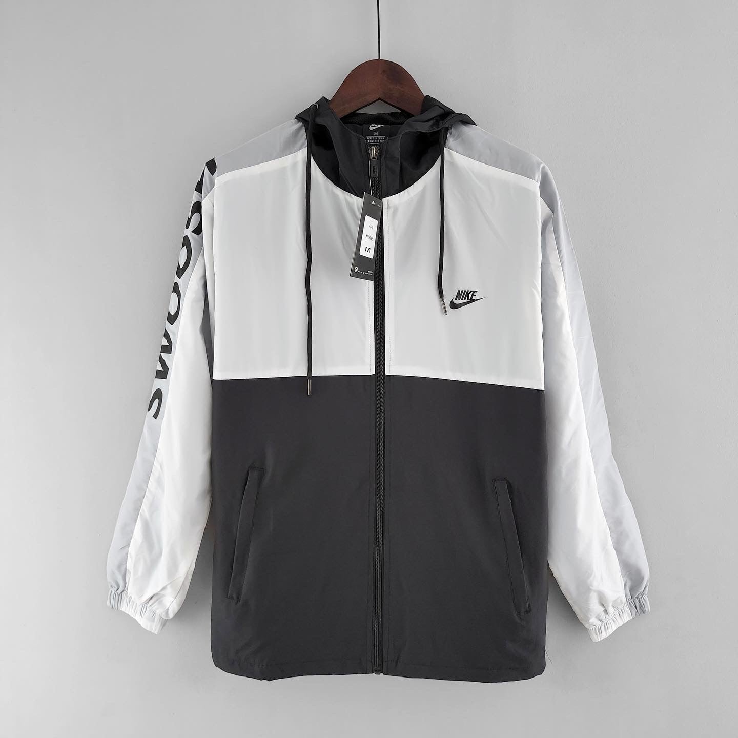 Windbreaker white and black