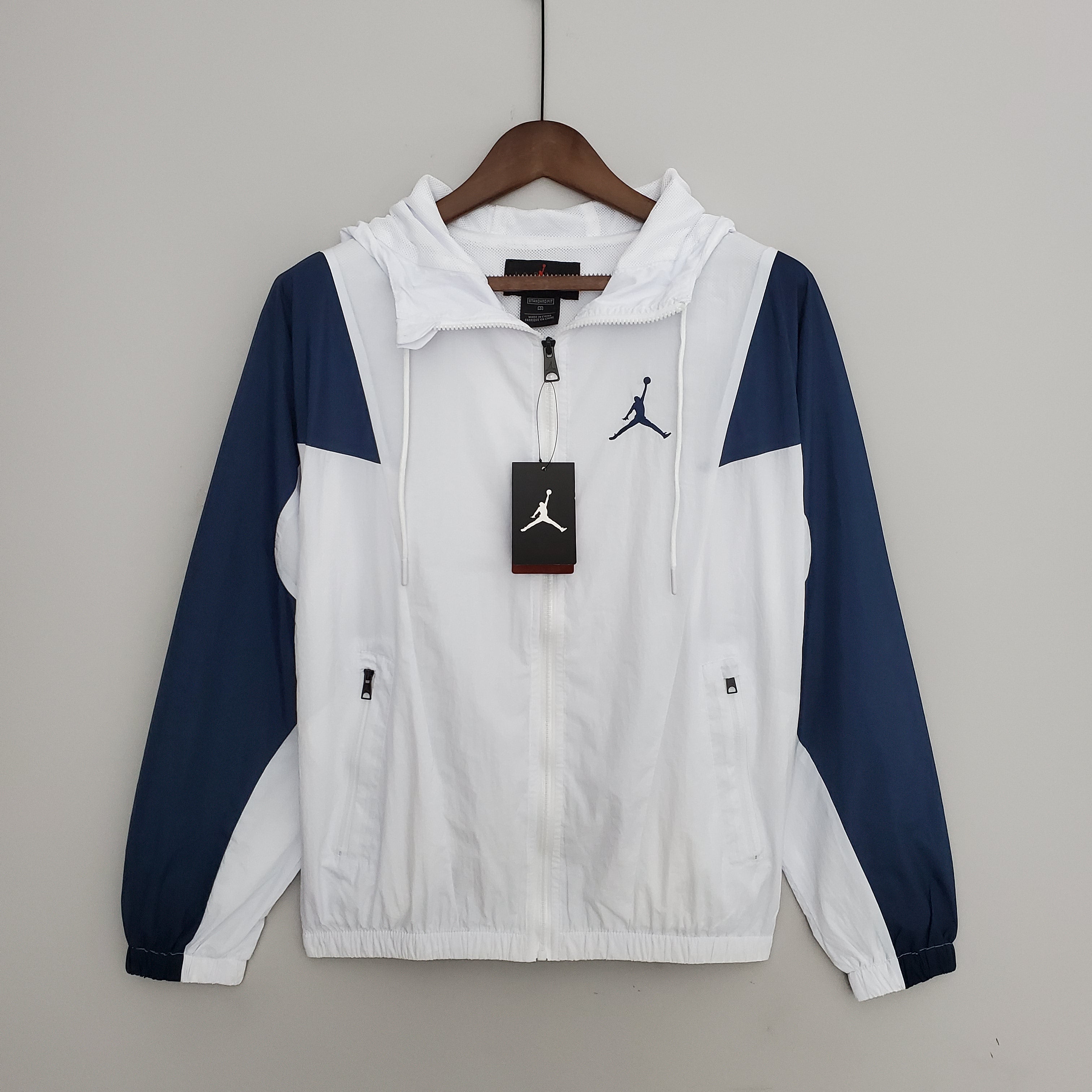 NIKE WHITE JORDAN JACKET